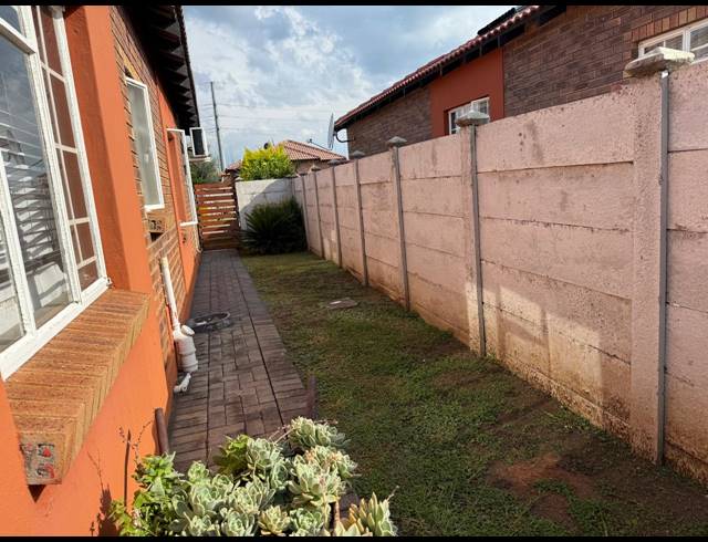 3 BEDROOM HOUSE FOR SALE IN WATERVAL EAST